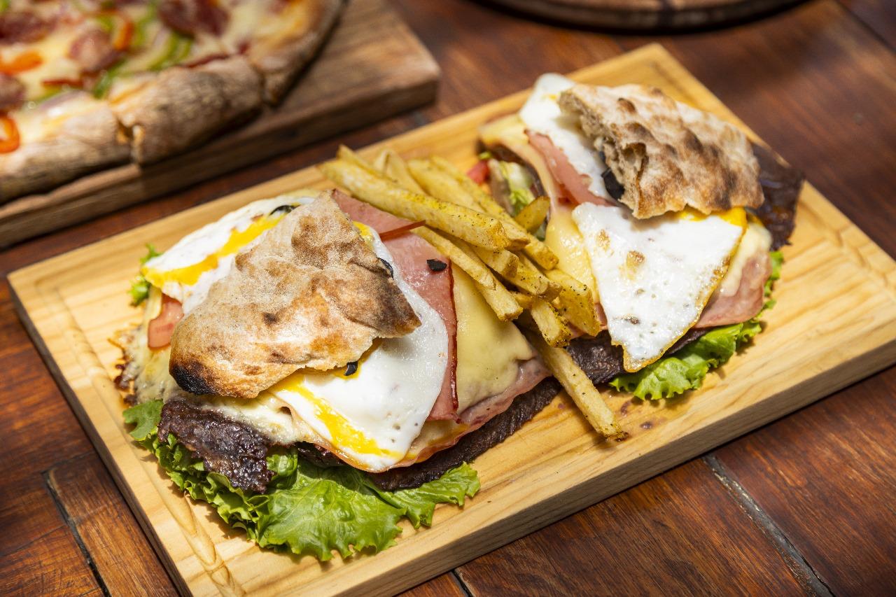 Chivito Uruguayo